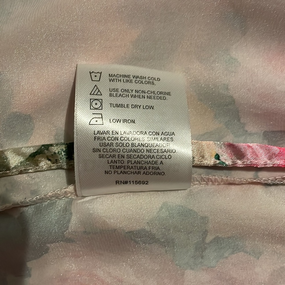 David’s Bridal Flower Robe - Picture 3 of 3